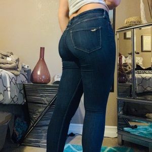 Hollister high waisted skinny jeans.
